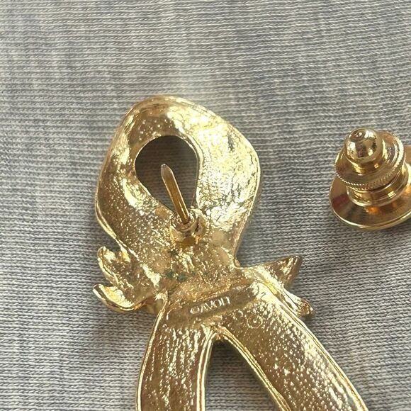 Vintage 1990s AVON Pink Enamel Breast Cancer Awareness Ribbon Pin New w/ Box - Picture 5 of 9